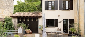 Charming Gite Le Bord de L'eau – Riverside Retreat with Stunning Views