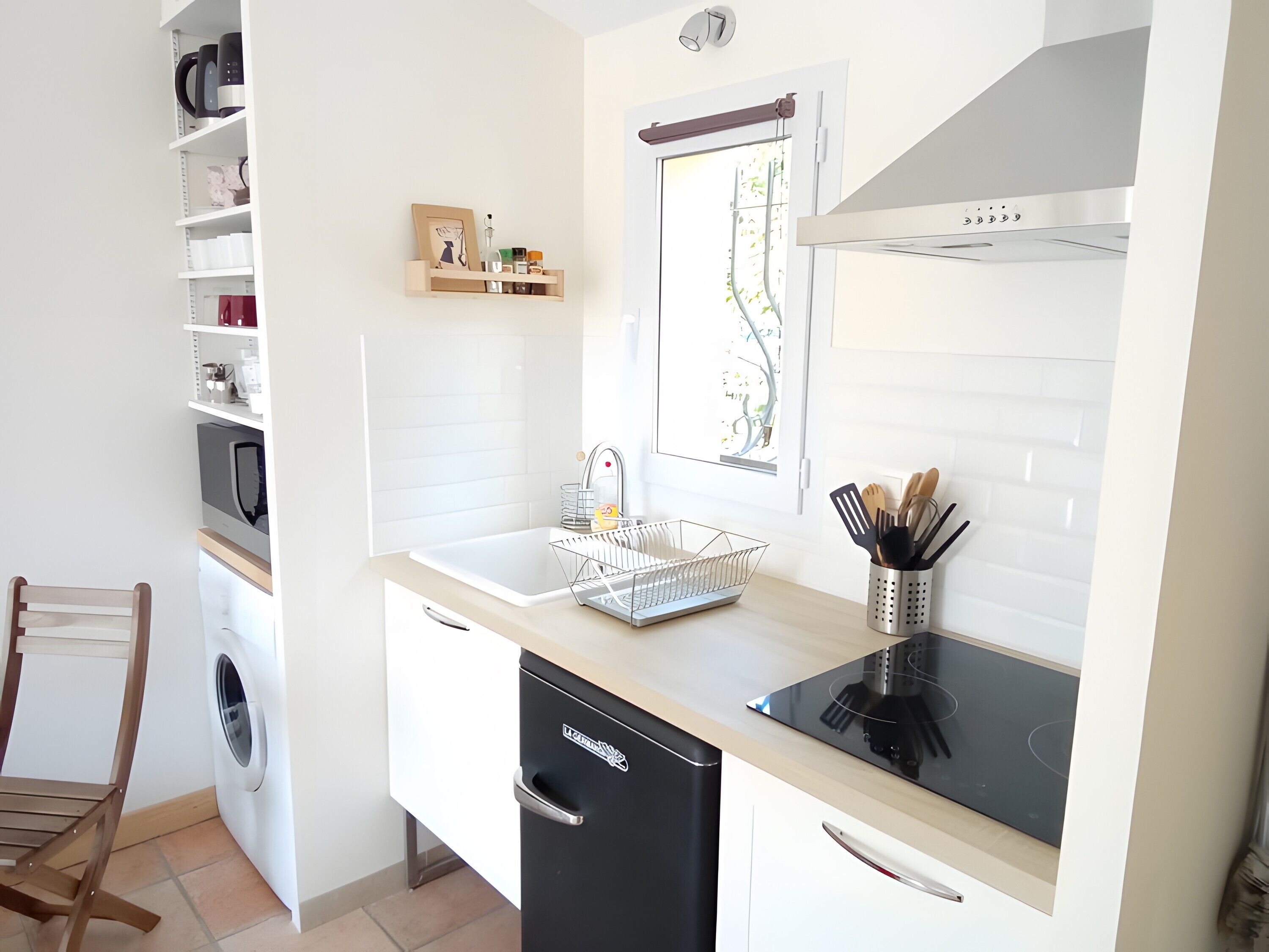 Refrigerador, microondas, horno y parrilla de estufa 