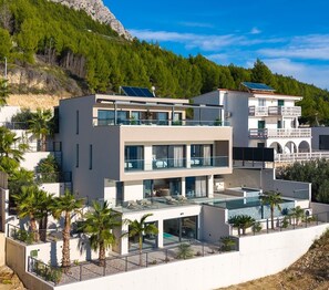 Exterior - Luxurious 5-Bedroom Villa "Million Dreams" with Infinity Pool, Spa zone, Hot-tub, Spectacular Sea Views (Celina)