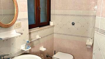 Ferienhaus, 2 Schlafzimmer, Bergblick | Badezimmer