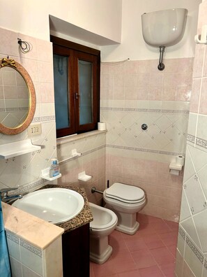 Casa, 2 habitaciones, vista a la montaña | Baño