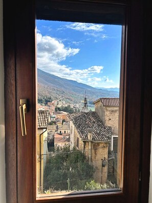 View from property - All'Orologio 2 Camere Terrazza Vista (San Donato Val Di Comino)