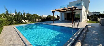 特魯利塞浦路斯日出別墅私人泳池