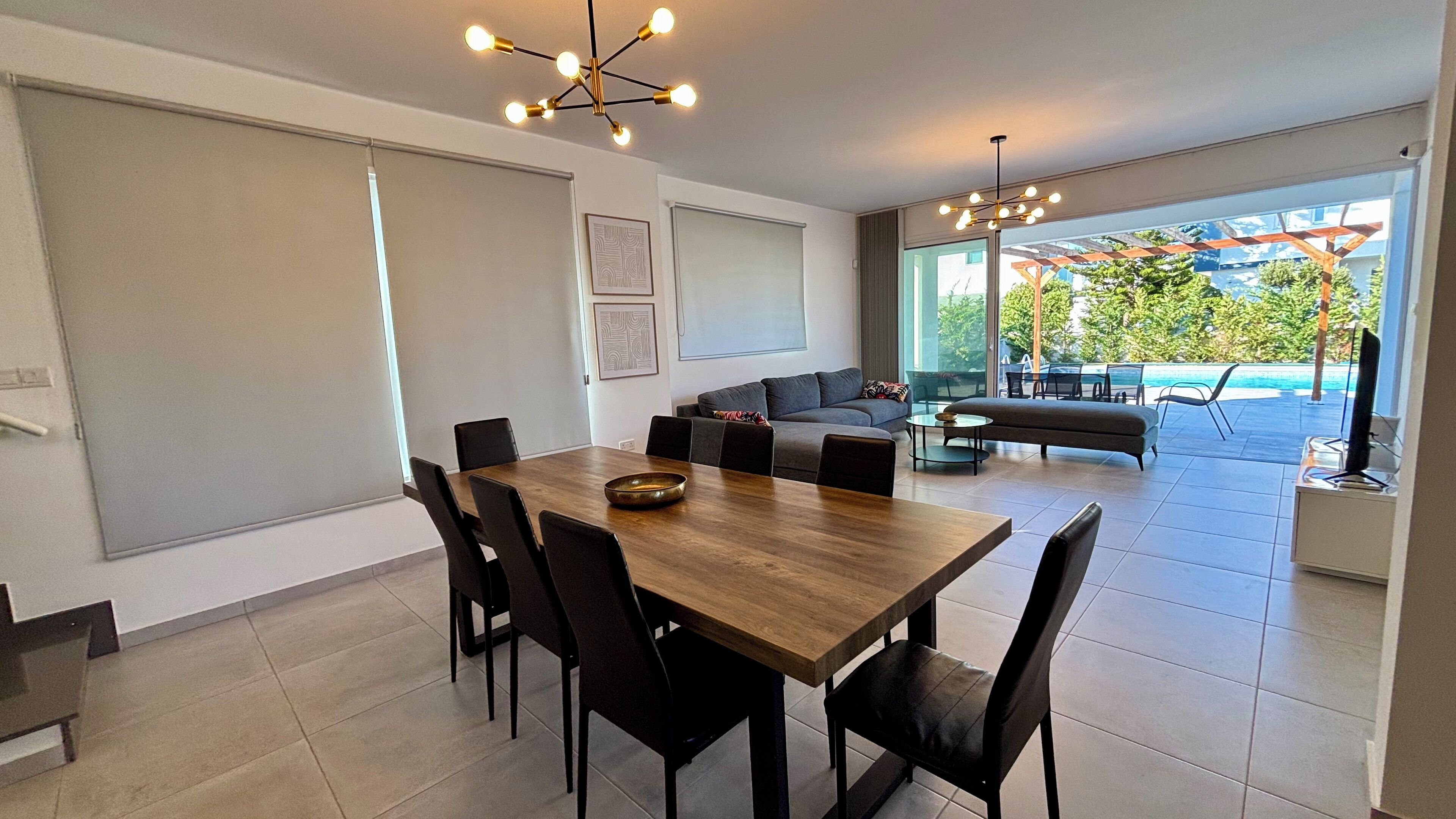 Family Villa, Pool View | Living area