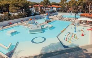 Pool - Gorgeous apartment in Lido di Spina with outdoor swimming pool (Lido di Spina)