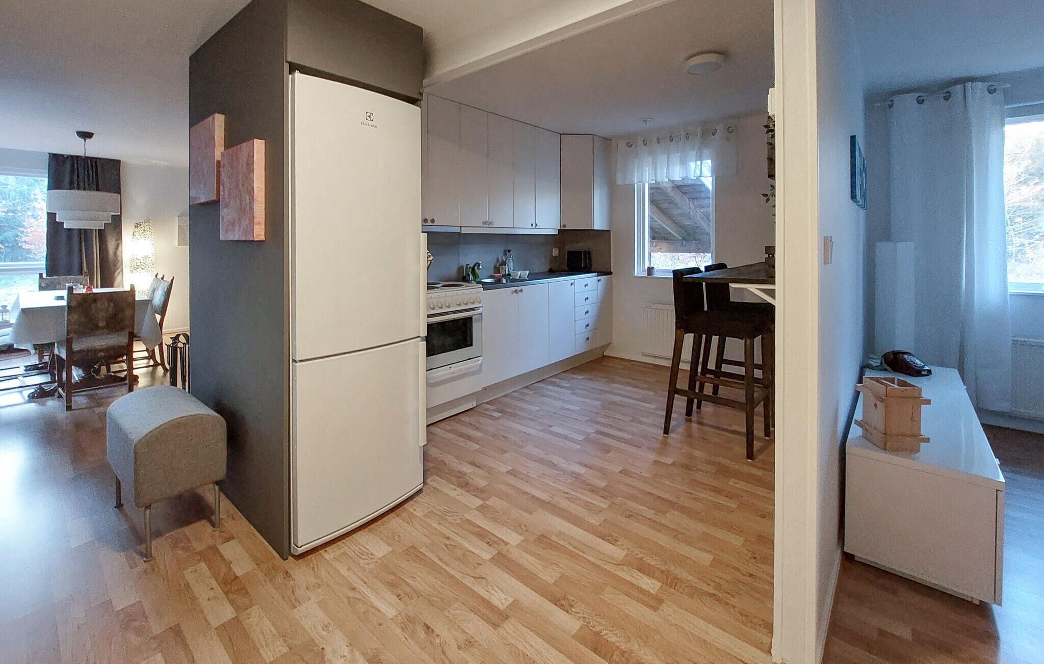 Fridge, oven, stovetop, coffee/tea maker