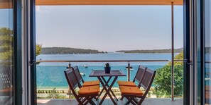 Outdoor dining - Poljana / Kamelija in Mali Lošinj (Mali Lošinj)