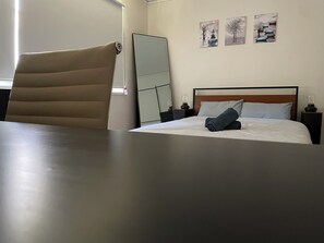 Room - Marsfield-BlackQueen-MacUni-MacCentre-Bus (Marsfield)