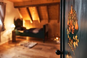 3 bedrooms, WiFi, bed sheets - Holiday Home Lilace with Hot Tub, Fireplace, 4 Bedrooms, Max. 8 Guests (Böttingen)