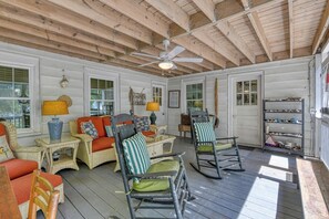 Interior - 4 Bedroom 2 Bath Inlet Front Home with Deep Water Access (Murrells Inlet)