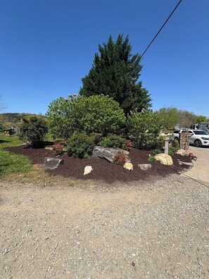 Property grounds - Luxury RV campground near Blue Ridge for outdoor adventures and winery tours! (Morganton)