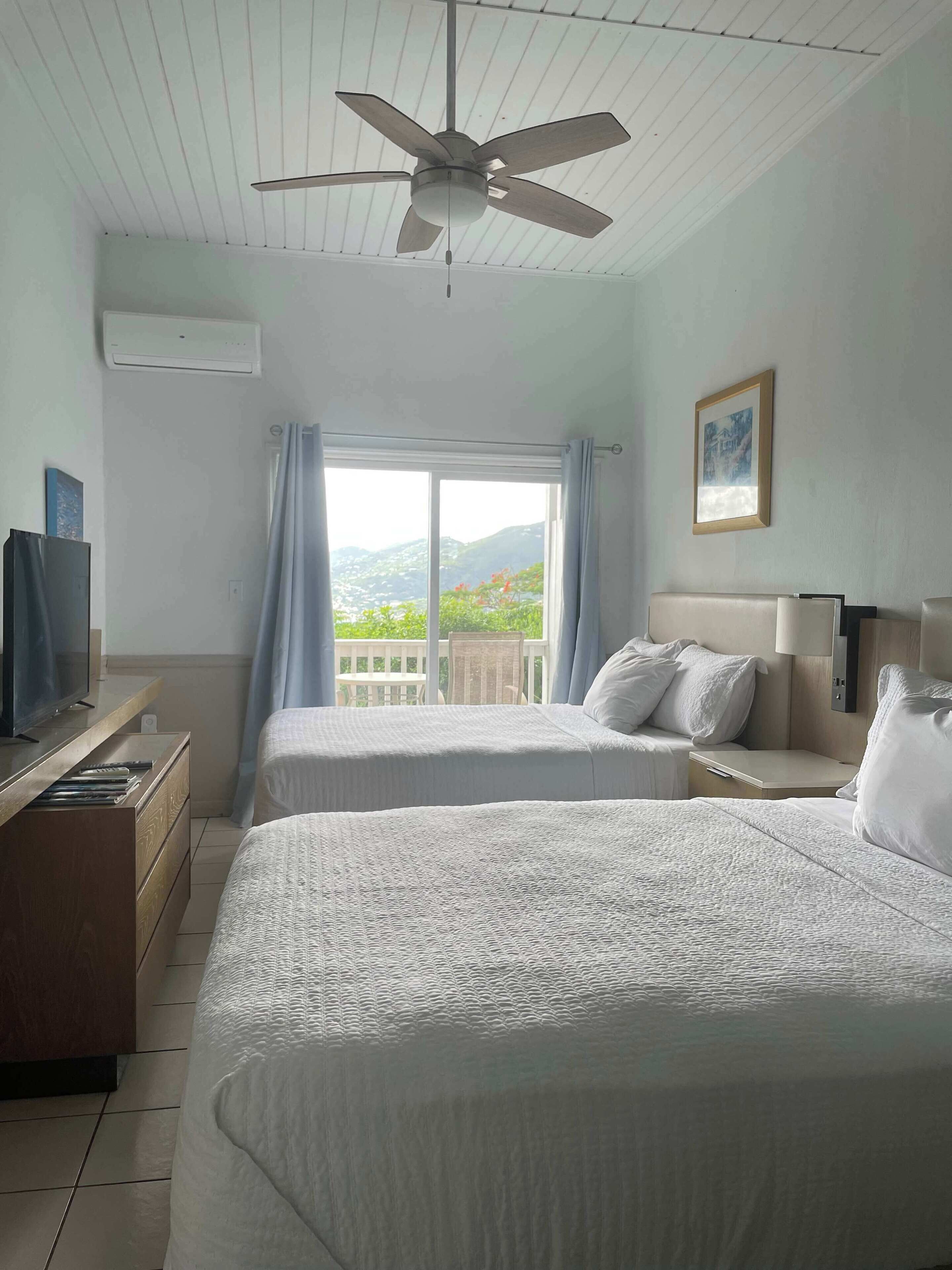 Strykejern/-brett, reiseseng for barn og sengetøy