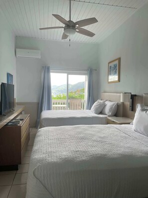 Strykejern/-brett, reiseseng for barn og sengetøy