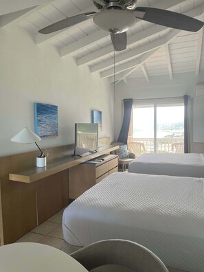 Strykejern/-brett, reiseseng for barn og sengetøy