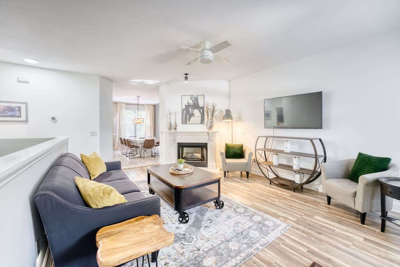 TV, fireplace, offices