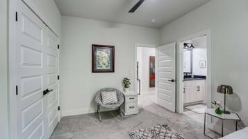 5 quartos, ferros/tábuas de passar roupa, Wi-Fi, roupa de cama