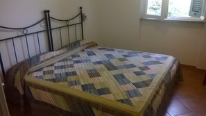 Room - Apartment 'Ginepro' with Mountain View, Wi-Fi and Air Conditioning (Ceriale)