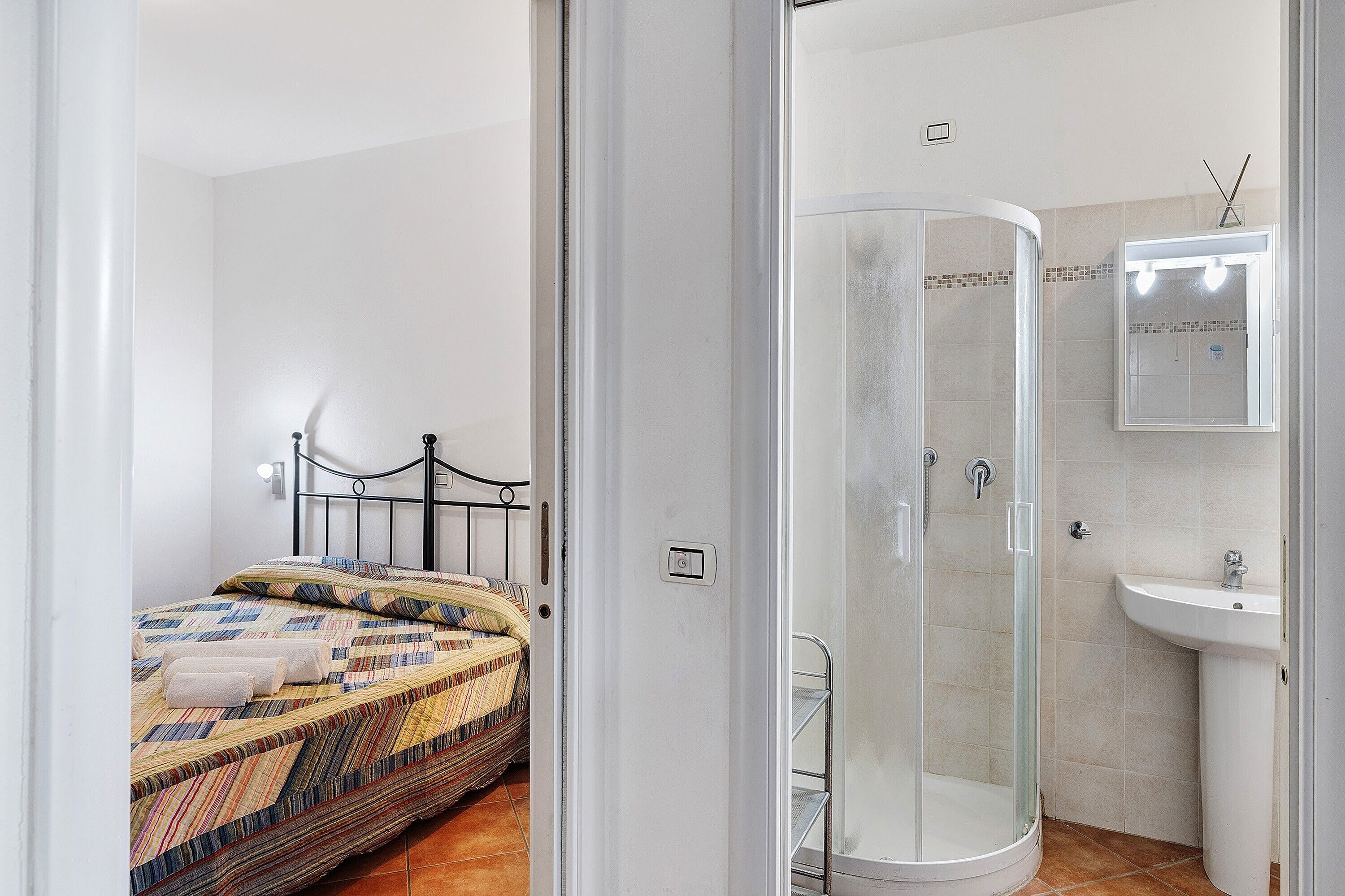Shower, towels
