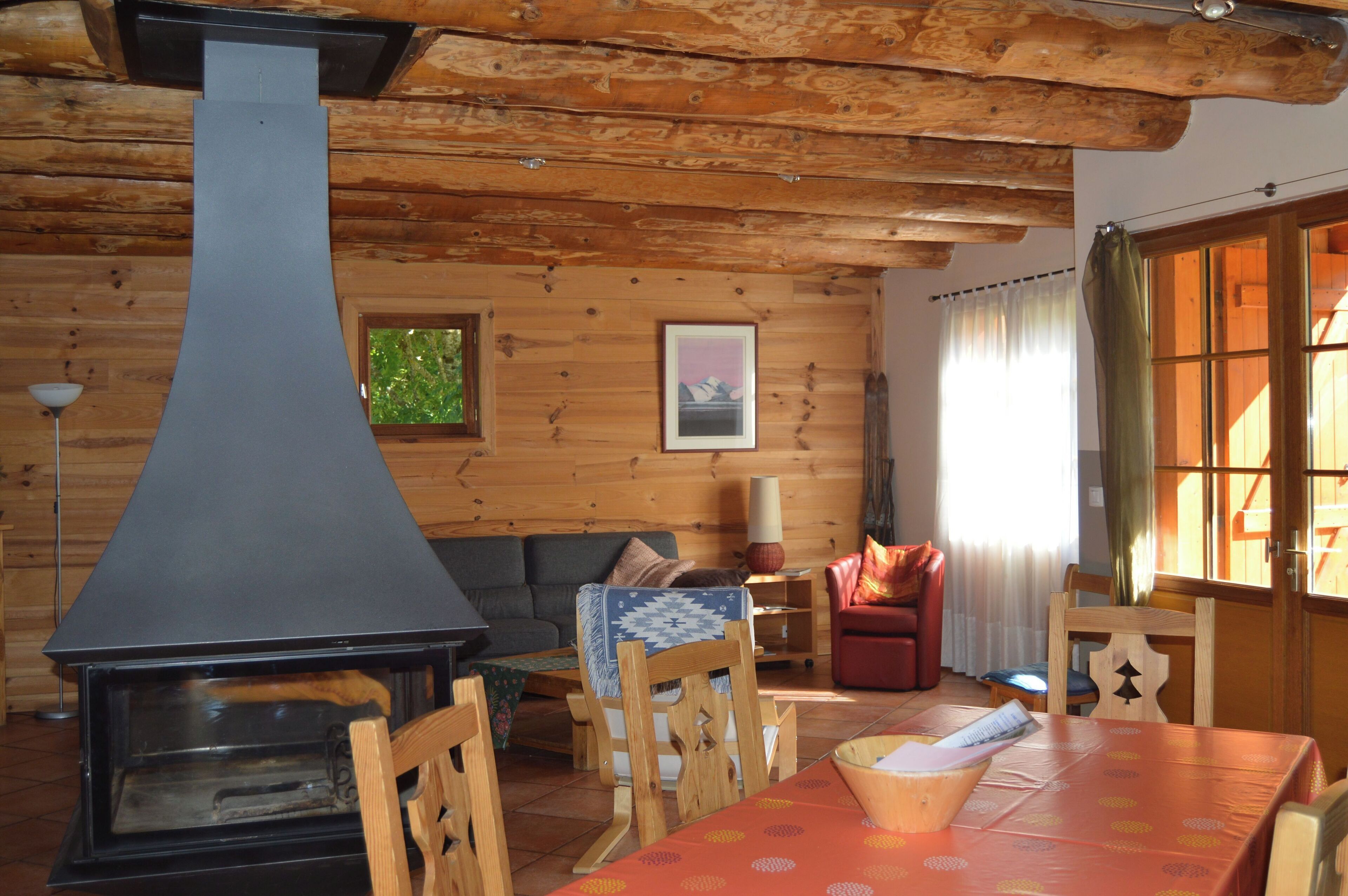 Télévision, cheminée