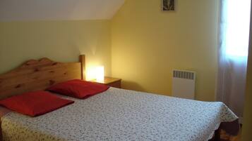 4 slaapkamers, een strijkplank/strijkijzer, wifi