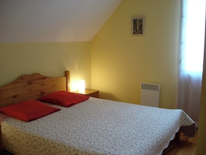 4 bedrooms, iron/ironing board, WiFi