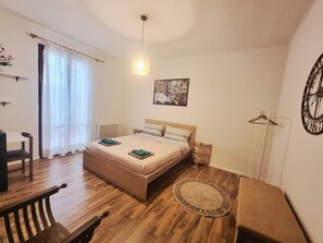 2 Schlafzimmer, Schreibtisch, WLAN, Bettwäsche