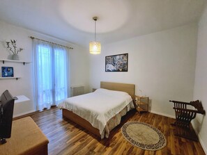 2 bedrooms, WiFi, bed sheets - Delightful Apartment in the City Center (Pisa)
