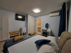 Egyptian cotton sheets, premium bedding, down comforters - B&B Piazza Mazzini (Catania)