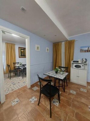Dining - B&B Piazza Mazzini (CATANIA)
