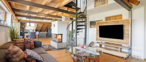 Fernseher, Kamin