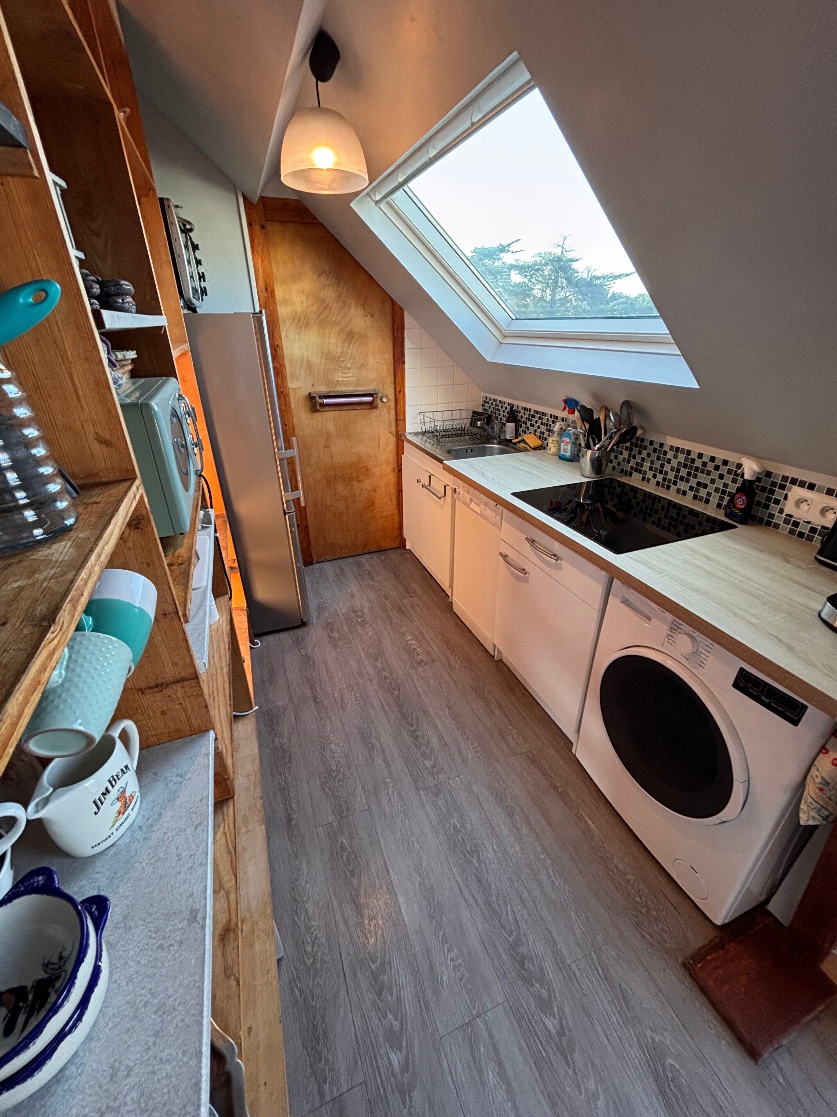 Kylskåp, mikrovågsugn, ugn och spishäll