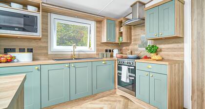 Diamond 2 Bed Caravan (Pet)