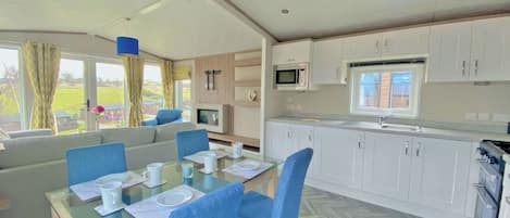 Fridge, oven, stovetop, toaster
