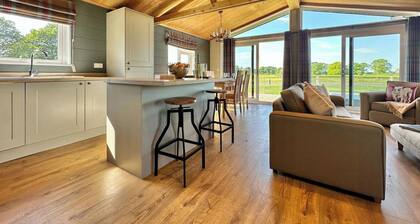 2 bedroom accommodation in Crosby-on-Eden