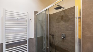 Apartment | Bathroom | Free toiletries, towels - Rental in Rome Vittoria Apartment (Rome)