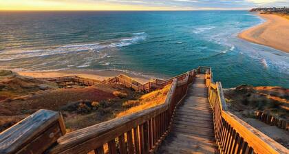 Reef Retreat Modern Beach HouseSanctuary