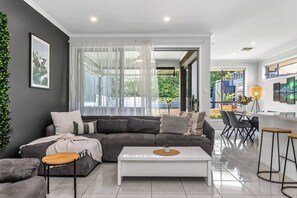 Books - Reef Retreat Modern Beach HouseSanctuary (Port Noarlunga)