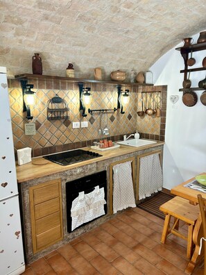 Apartment, Air conditioning, Tower | Private kitchen - Accogliente Dimora Alvito 1 Bedr (Alvito)