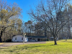 Exterior - 3BR/2BA ranch home in Dallas, GA on spacious lot - great for groups! (Dallas)