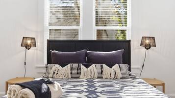 Una scrivania, ferro/asse da stiro, Wi-Fi, lenzuola