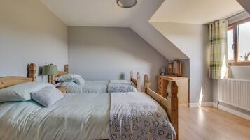 3 bedrooms, iron/ironing board, travel cot, free WiFi