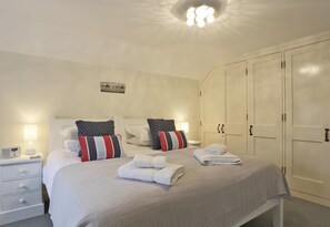 3 bedrooms, iron/ironing board, travel cot, free WiFi - 3 Bed in Southwold (oc-sdco) (Southwold)
