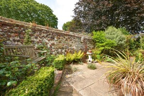 Property grounds - 4 Bed in Wells-next-the-Sea (oc-1912) (Wells-next-the-Sea)