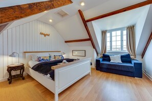 4 chambres, fer et planche à repasser, lit parapluie, Wi-Fi gratuit