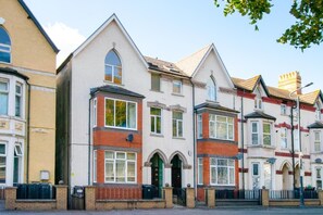 Exterior - 3 Bed in Cardiff (oc-bow65) (Cardiff)