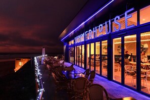 Outdoor dining - 3 Bed in Perranporth (oc-p00695) (Perranporth)