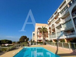 Pool - T2 MODERNE AVEC PARKING, VUE PISCINE ET ASCENSERU (Sète)