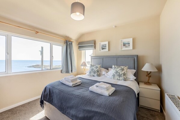 3 bedrooms, iron/ironing board, travel crib, free WiFi