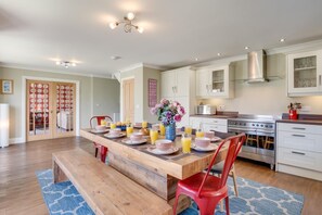 Dining - 5 Bed in Seahouses (oc-nb621) (Seahouses)