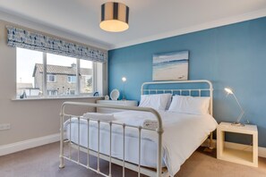 Iron/ironing board, travel cot, free WiFi, bed sheets - 5 Bed in Seahouses (oc-nb621) (Seahouses)